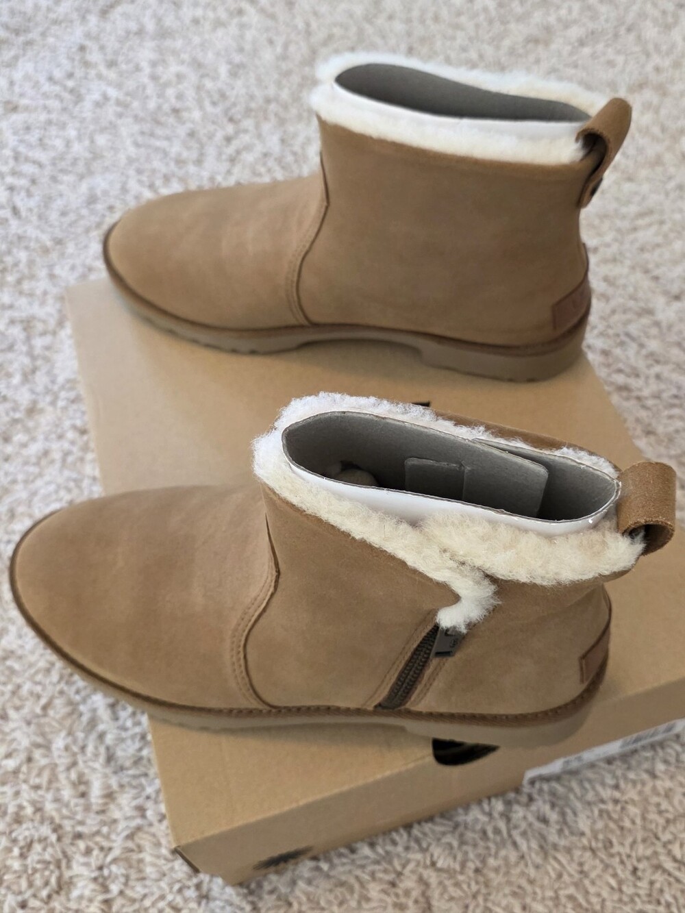 Ugg Romely Zip - Picture 6 of 10
